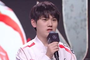 爱游戏体育-JackeyLove遭遇十五持续失利，TL教练压力巨大！热度持续攀升(bananajam游戏汉化)